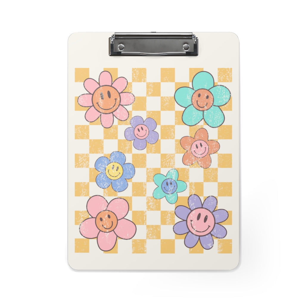 Distressed Retro Daisy Clipboard