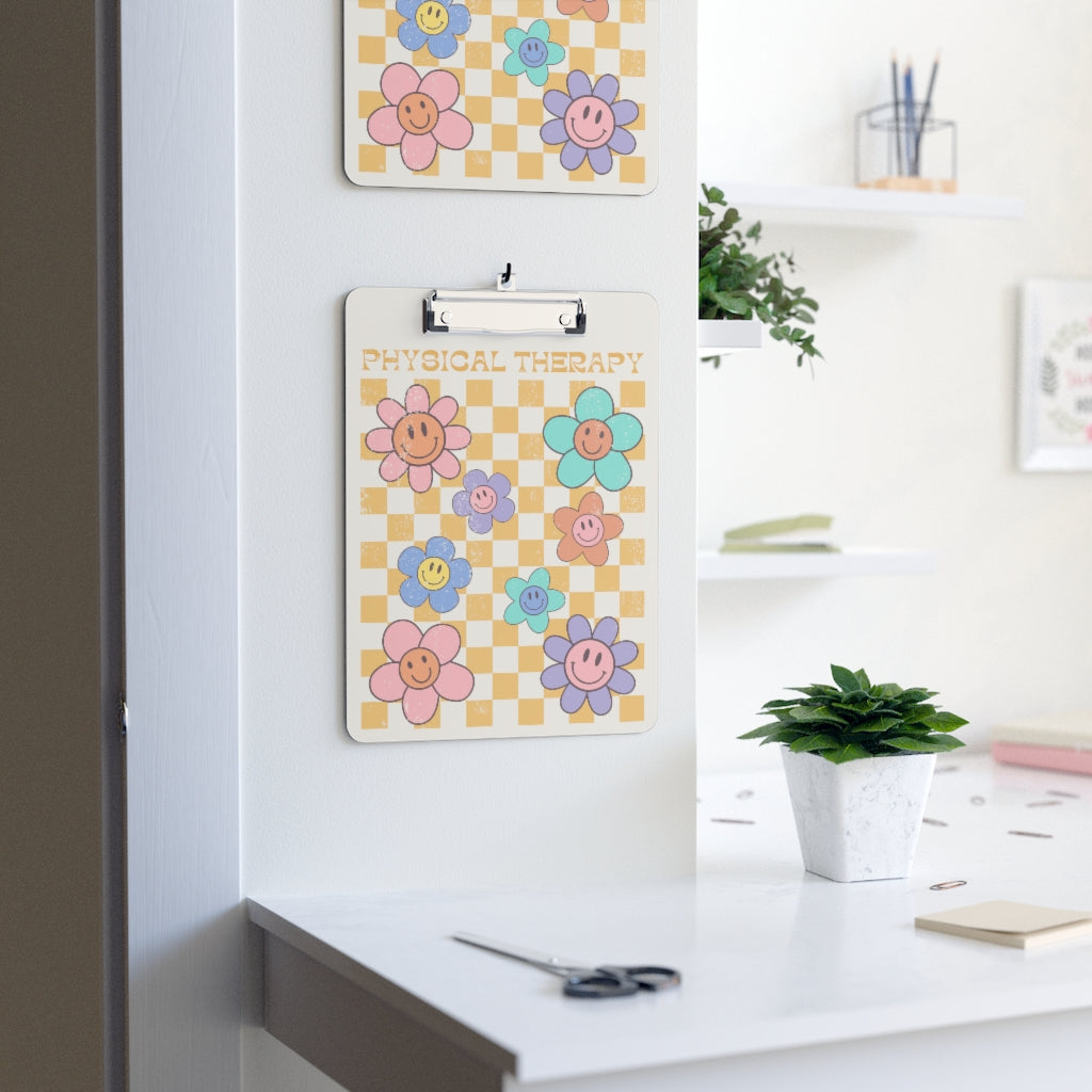 PT Distressed Retro Daisy Clipboard